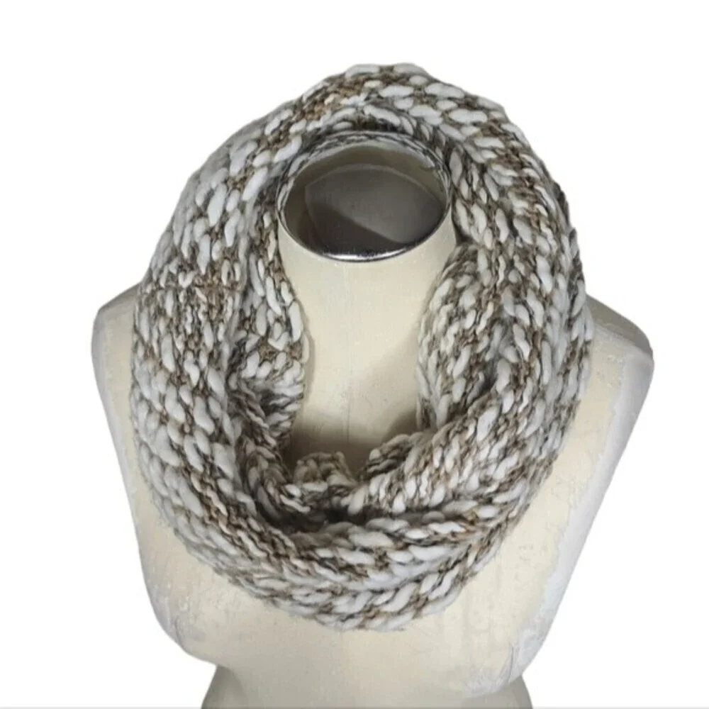 Steve Madden Knit White Tan Acrylic Scarf OS